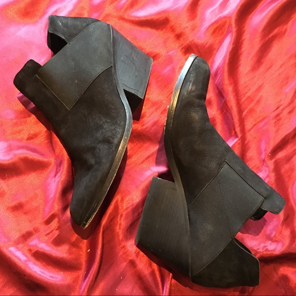 Eileen Fisher size 10 booties
